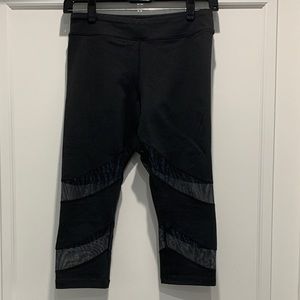 bcg athletic capri leggings size small.